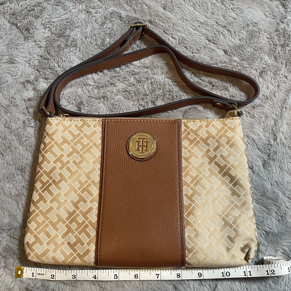 Tommy Hilfiger Crossbody